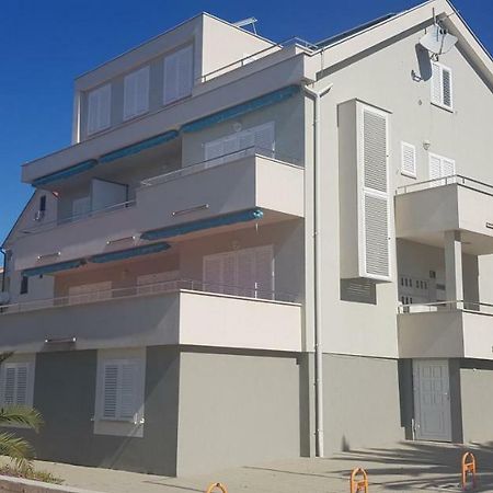 Apartments Biba Novalja Exterior photo