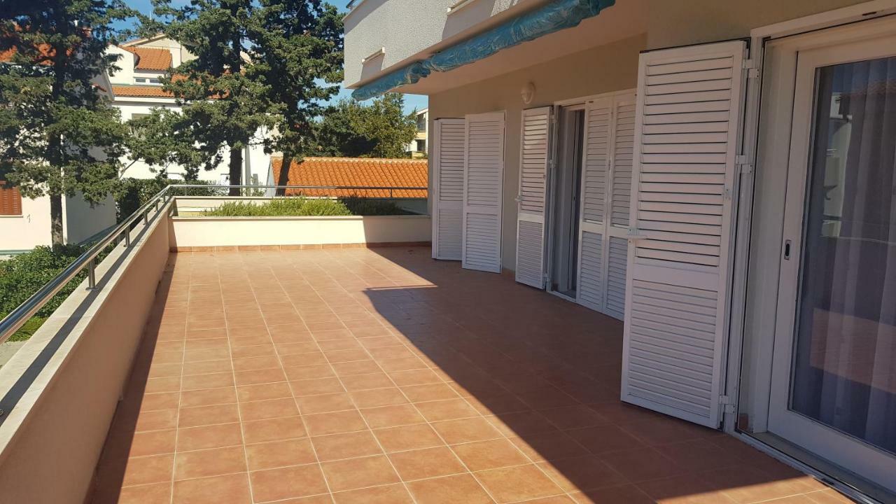 Apartments Biba Novalja Exterior photo